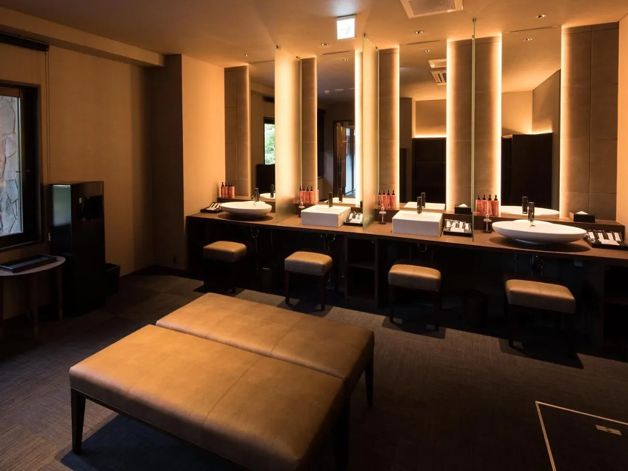 Barhotel Hakone Kazan 4*,  Japan