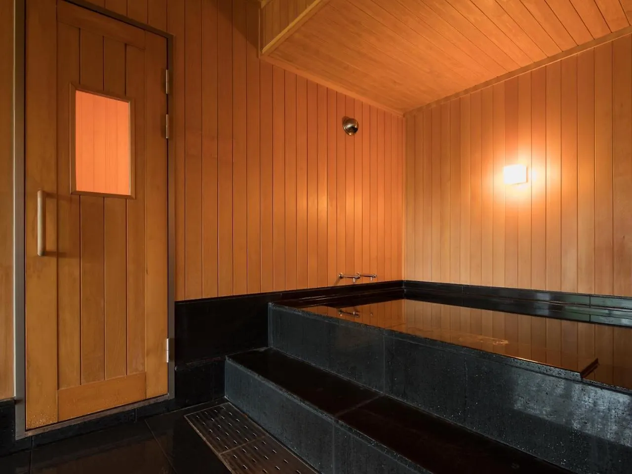 Barhotel Hakone Kazan 4*,